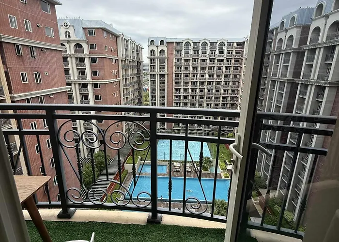 Staycation By The Bay Hotel
