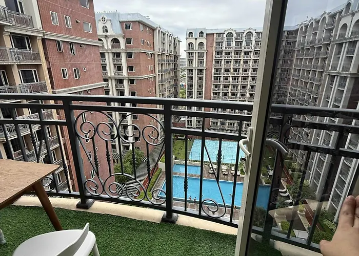 Staycation By The Bay Hotel 5*