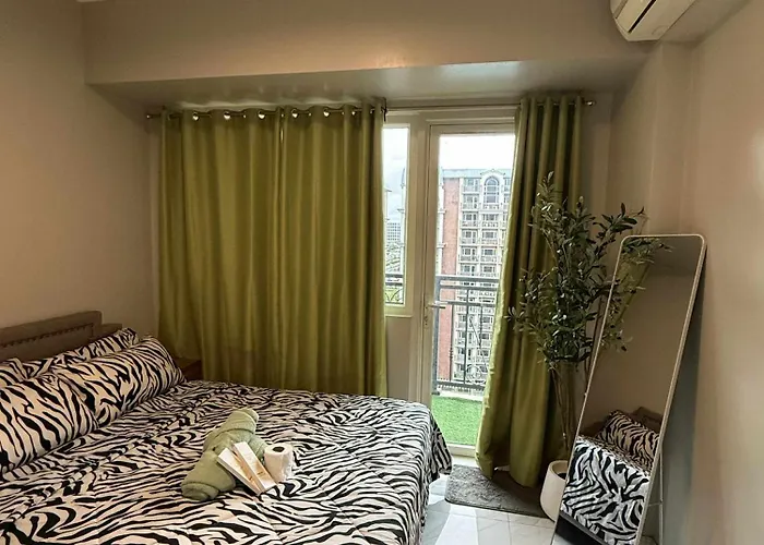 Staycation By The Bay Hotel 5*