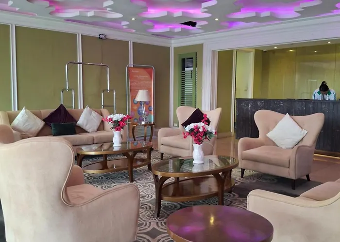 Staycation By The Bay Hotel 5*
